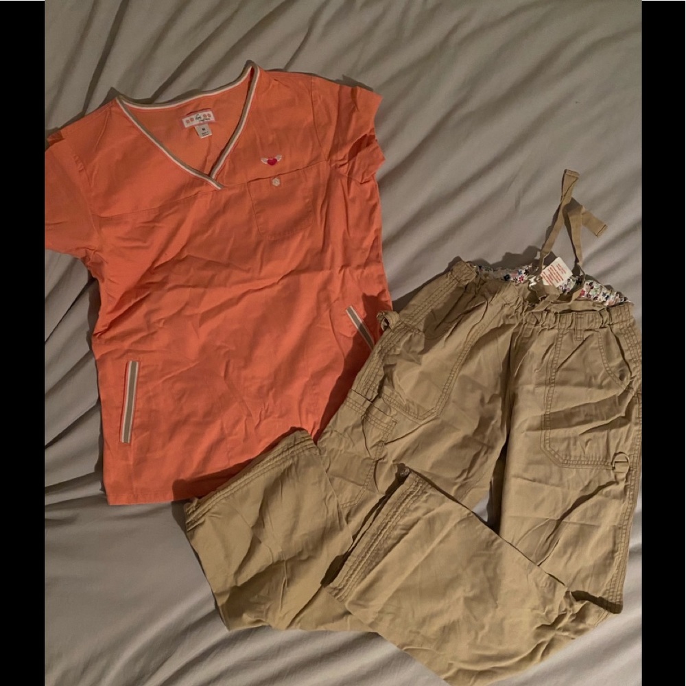 Koi Scrub set